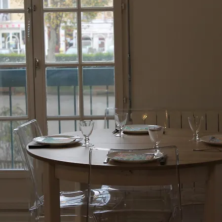 Apartment T2 Lumineux Centre-ville Avec Wi-fi, Lave-linge Et Lave-vaisselle