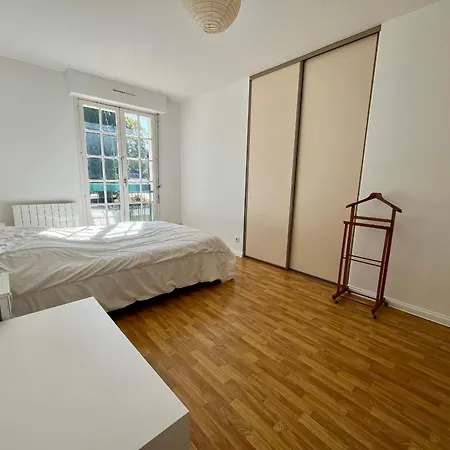 Apartment T2 Lumineux Centre-ville Avec Wi-fi, Lave-linge Et Lave-vaisselle *